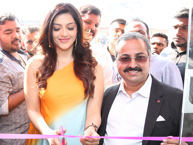Mehreen Kaur Pirzada Launch B New Mobile Store In Adoni